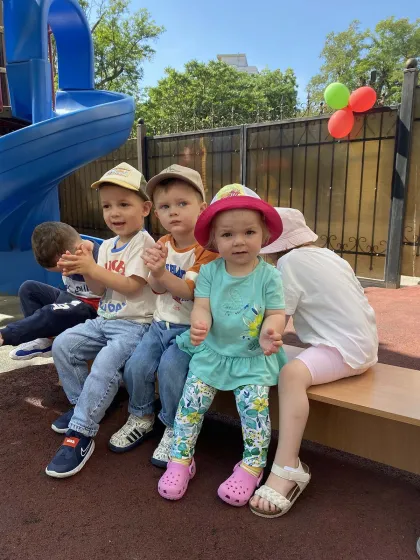 Зустрічаємо Літо!