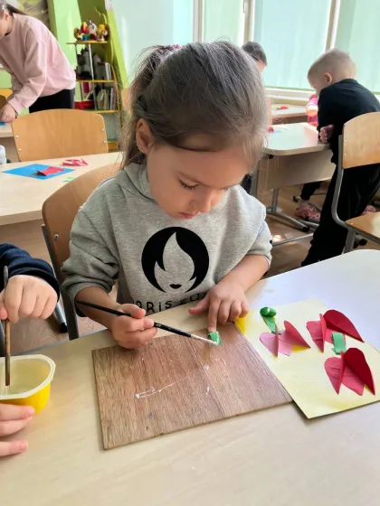 У маленьких ручках народжується велика весна 🌷